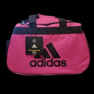 Pink adidas small duffel bag NWT /  Bolso ADIDAS diablo duffel pequeño